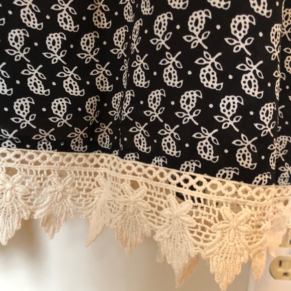 Basil Lola Shift Printed Dress with Boho Lace Detail - Picture 3 of 5